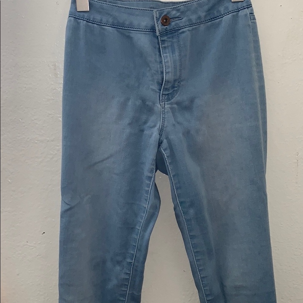 High waisted jeans